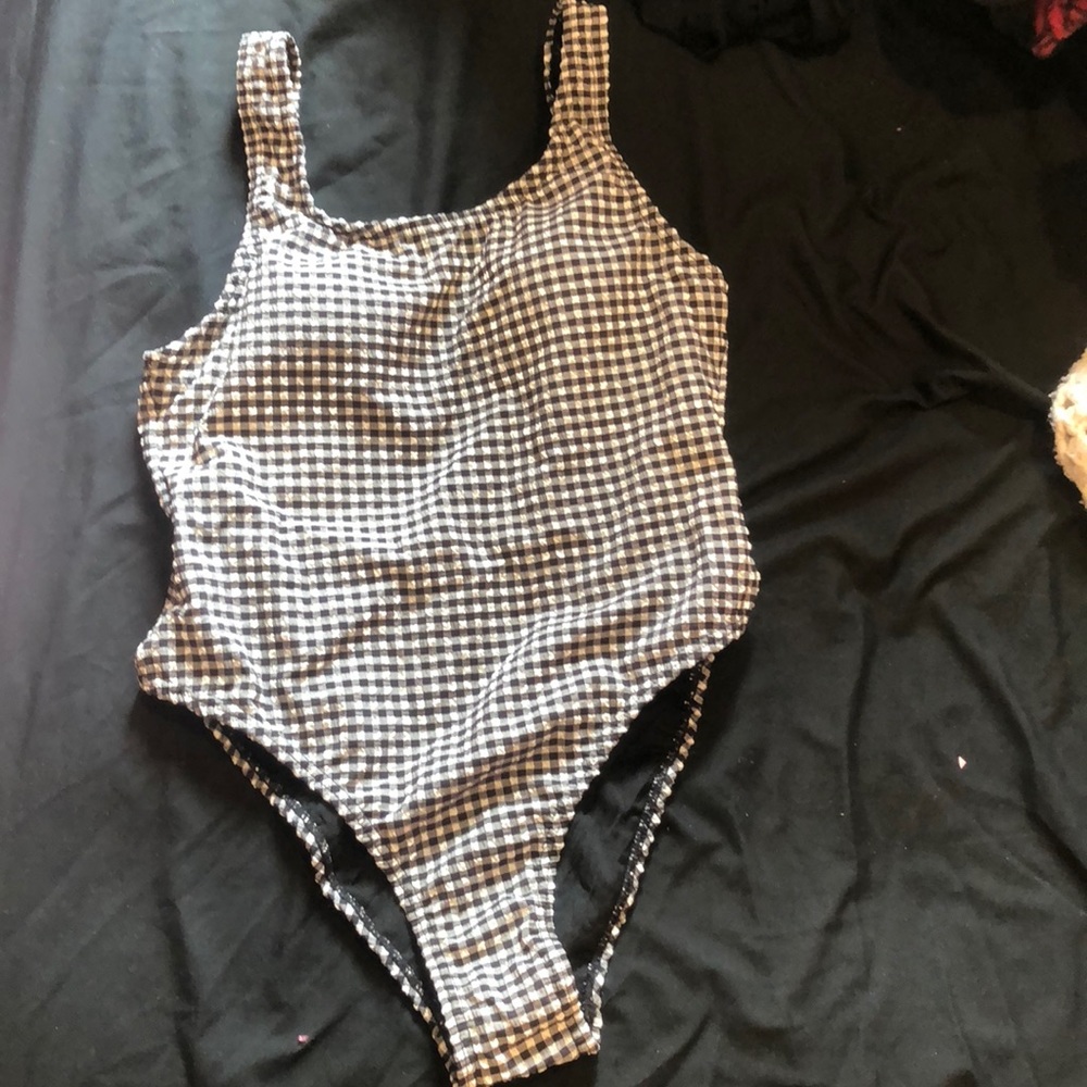 One piece swim suit